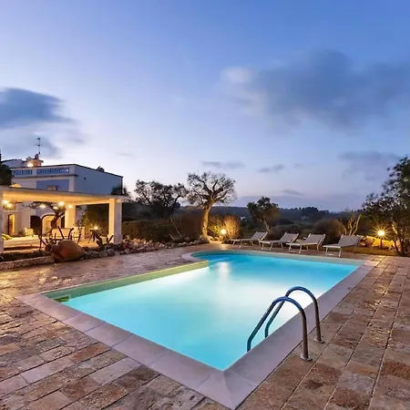 Haus In Mit Privatem Pool